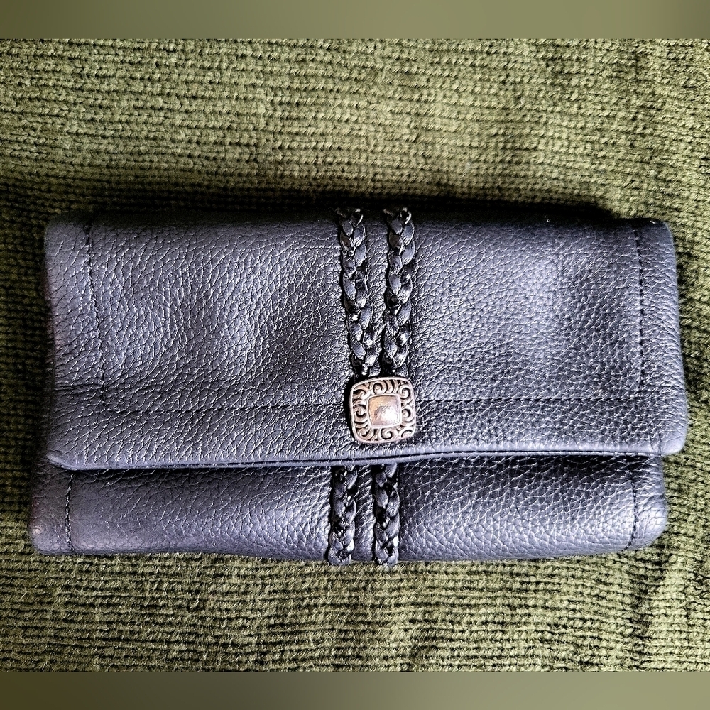 Brighton - Elegant Black Leather Wallet